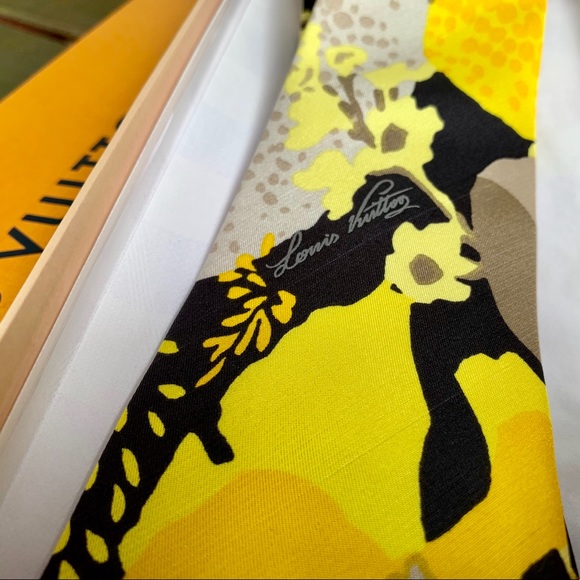 🌴VIBRANT🌴🆕🌼💯🔥LOUIS VUITTON LIMITED BLK YELLOW FLORAL VIBES MOTIF TIE🔥 - Picture 11 of 17